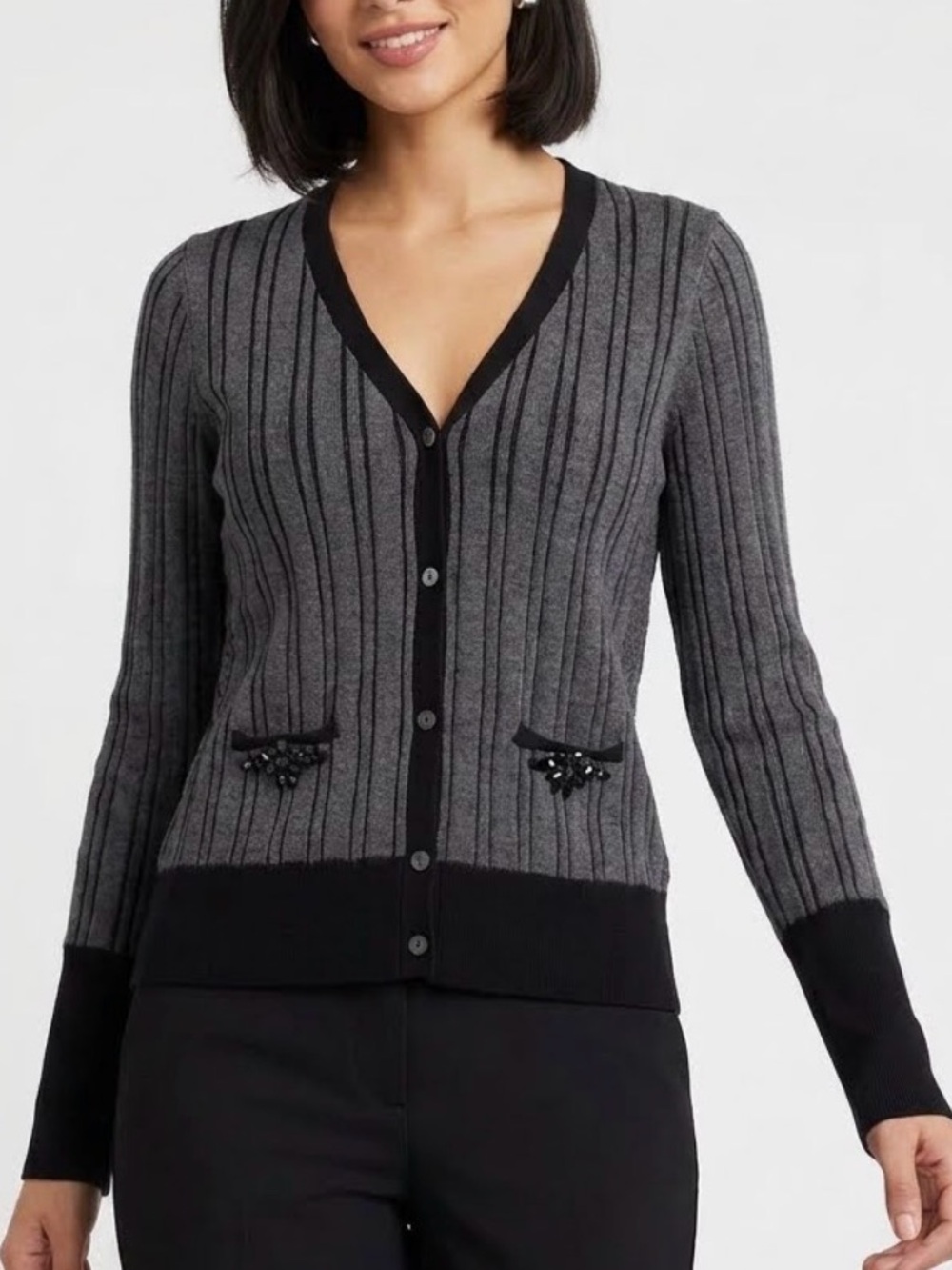 Simply Vera Vera Wang Gray Ribbed V-Neck Cardigan with Black Trim Sz-M.  E17